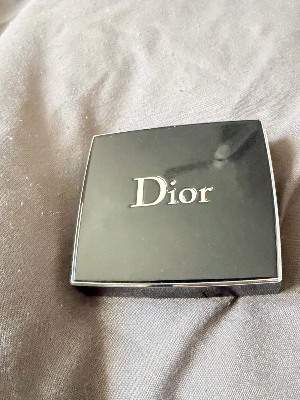 Diorshow Mono shade 176 , a violet-purple frosted eyeshadow